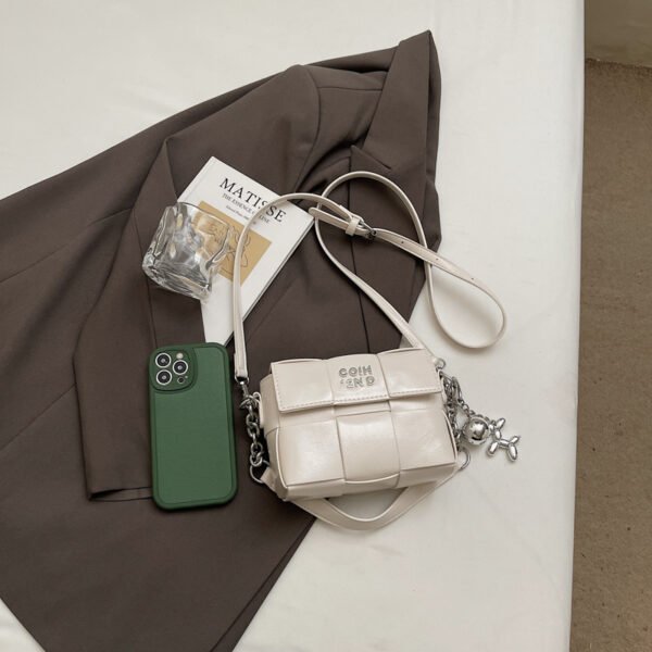 Processed with VSCO with s2 preset New Spring/Summer Fashion Shoulder Bag Niche High-End Trendy Messenger Bag