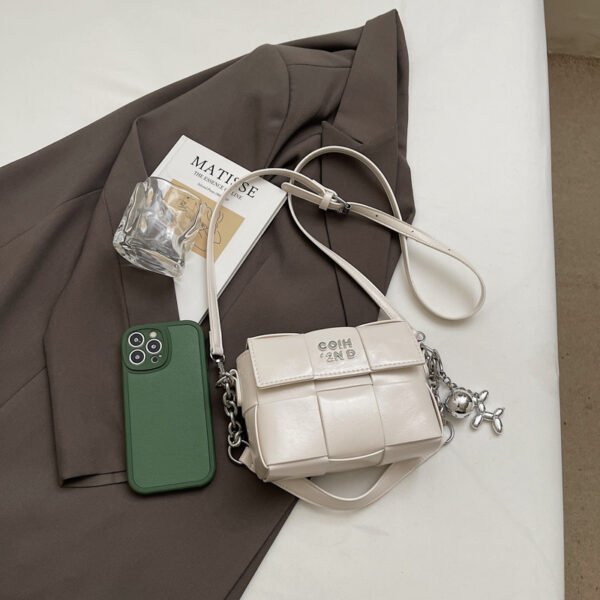 Processed with VSCO with s2 preset New Spring/Summer Fashion Shoulder Bag Niche High-End Trendy Messenger Bag