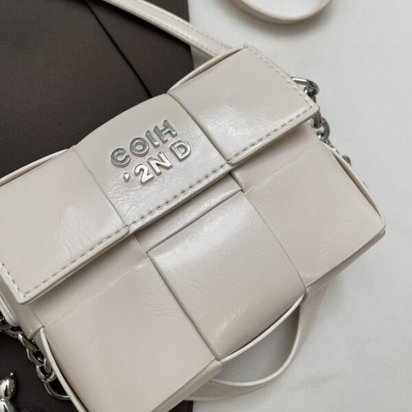 Processed with VSCO with s2 preset New Spring/Summer Fashion Shoulder Bag Niche High-End Trendy Messenger Bag