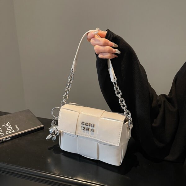 Processed with VSCO with s2 preset New Spring/Summer Fashion Shoulder Bag Niche High-End Trendy Messenger Bag