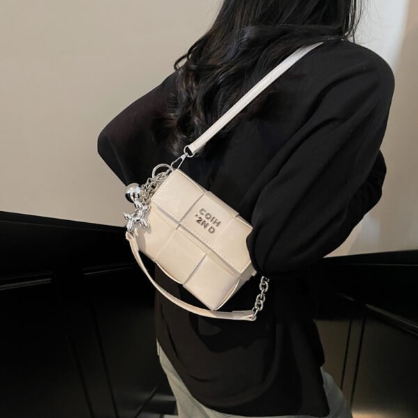 Processed with VSCO with s2 preset New Spring/Summer Fashion Shoulder Bag Niche High-End Trendy Messenger Bag