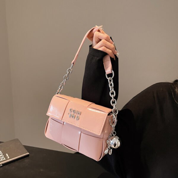 Processed with VSCO with s2 preset New Spring/Summer Fashion Shoulder Bag Niche High-End Trendy Messenger Bag