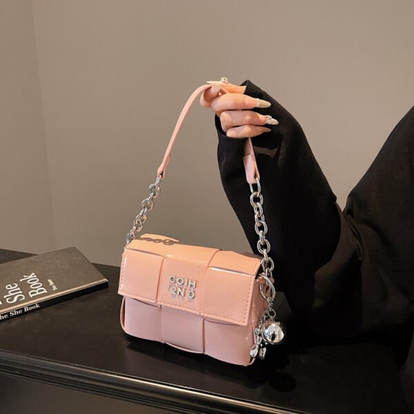 Processed with VSCO with s2 preset New Spring/Summer Fashion Shoulder Bag Niche High-End Trendy Messenger Bag