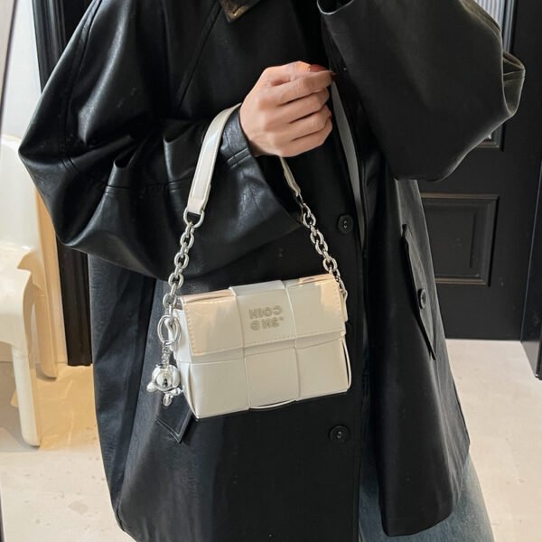 Processed with VSCO with s2 preset New Spring/Summer Fashion Shoulder Bag Niche High-End Trendy Messenger Bag