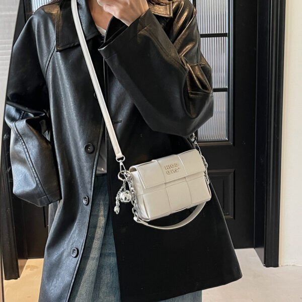 Processed with VSCO with s2 preset New Spring/Summer Fashion Shoulder Bag Niche High-End Trendy Messenger Bag