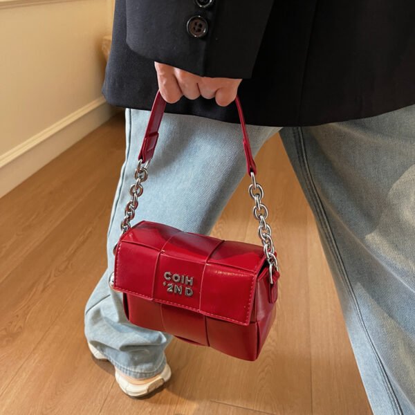 Processed with VSCO with s2 preset New Spring/Summer Fashion Shoulder Bag Niche High-End Trendy Messenger Bag