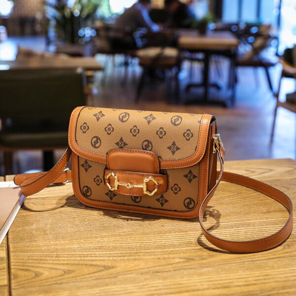 主图 (1) Retro Design Pu Horsebit Saddle Bag Old Flower Women's Bag Single Shoulder Cross-Border Bag Messenger Bag Bags Women's Bag