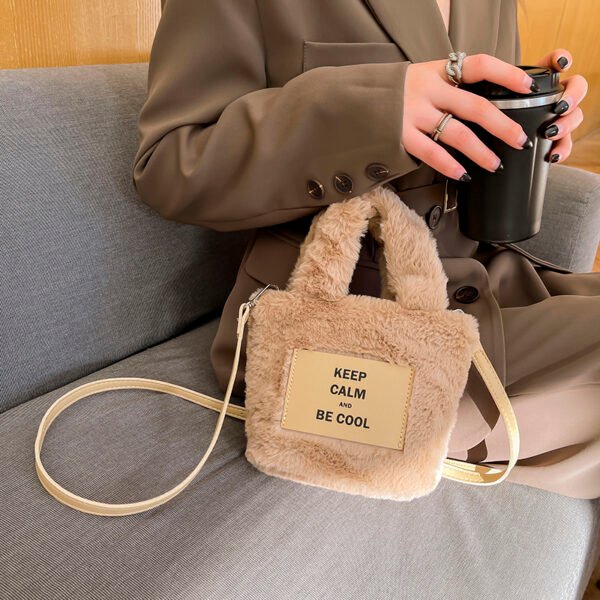 主图 (1) Plush Bags For Women In Autumn, Cute Makeup Bags For Students, Versatile Winter, Spring And Autumn Imitation Fur Letter Bags