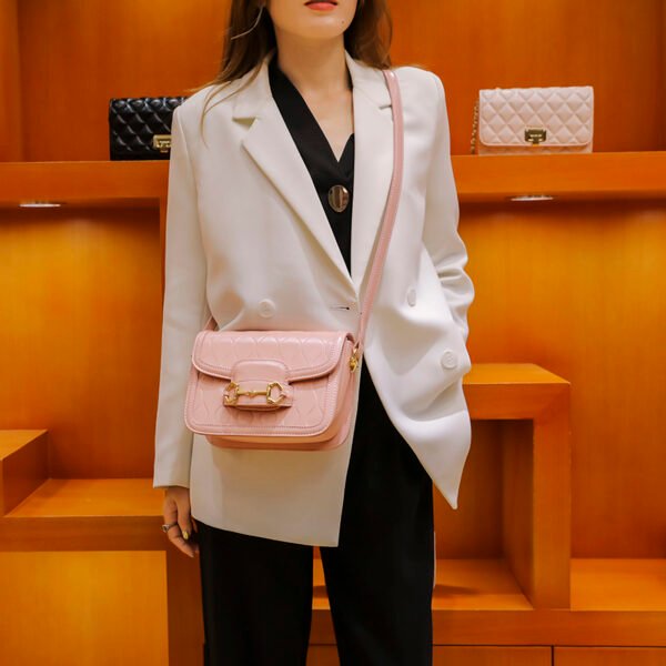 主图 (10) Women's Small Square Bag Underarm Shoulder Handbag Wave Saddle Bag Women's Crossbody