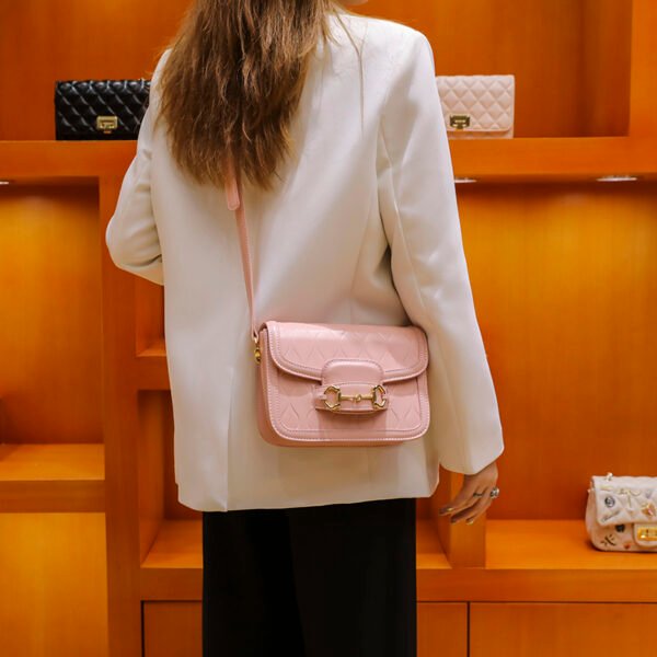 主图 (11) Women's Small Square Bag Underarm Shoulder Handbag Wave Saddle Bag Women's Crossbody