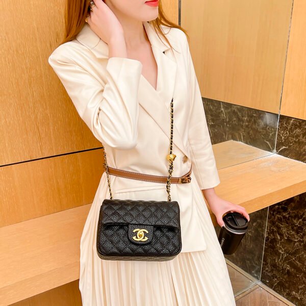 Single-Shoulder Bag: Classic Diamond Embroidery