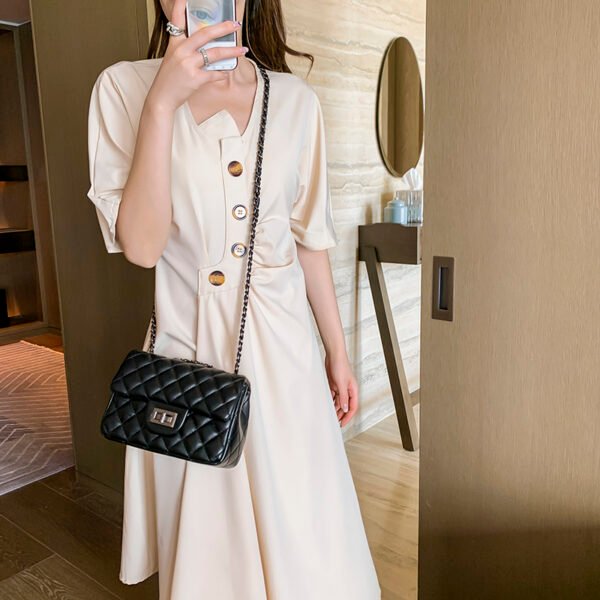 Classic Chanel style bag, celebrity style, diamond chain messenger bag, lazy fashion shoulder bag