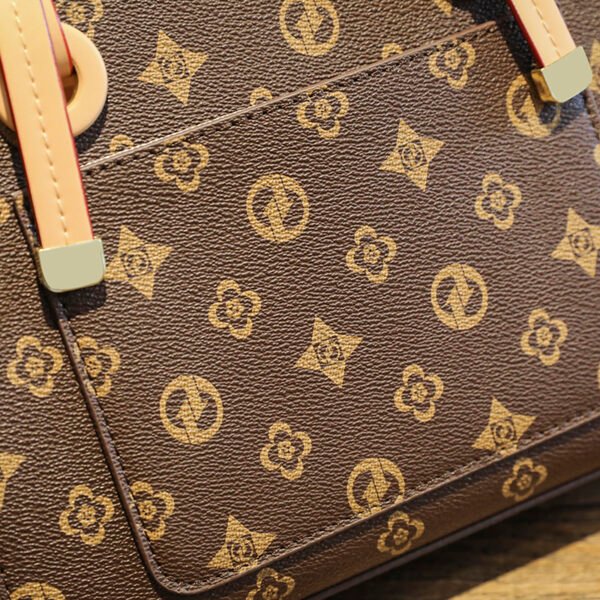 主图 (15) Classic Old Flower Fashion Brand Commuter Shoulder Bag Women's Light Luxury High-End Stylish Hand-Held Tote Bag