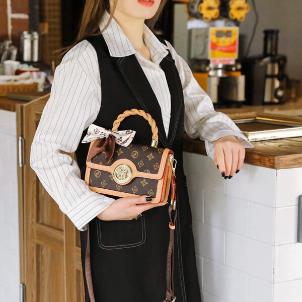 Autumn/Winter New Fashion Woven Retro High Quality Trend Niche Temperament Women's Bag Shoulder Crossbody Handbag