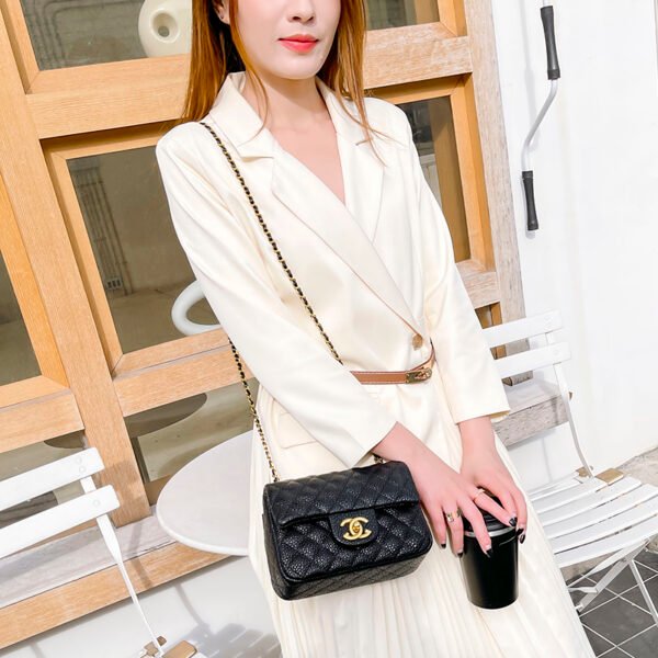 Single-Shoulder Bag: Classic Diamond Embroidery