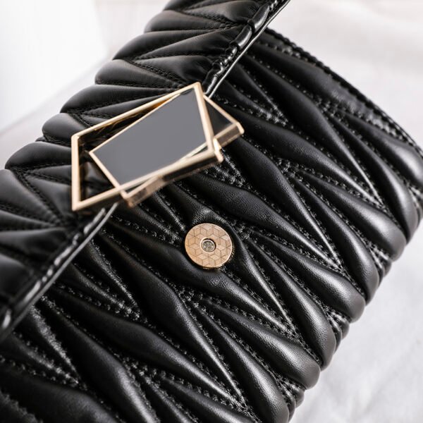 Spring Summer New Fashion Chain Shoulder Wrinkled Leather Bag Diamond Crossbody Bag Underarm Bag Women's Bag