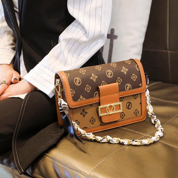 Ladies New Style Bag Lock Large Capacity Fashion Women's Bag Middle-Aged Mother Messenger Bag