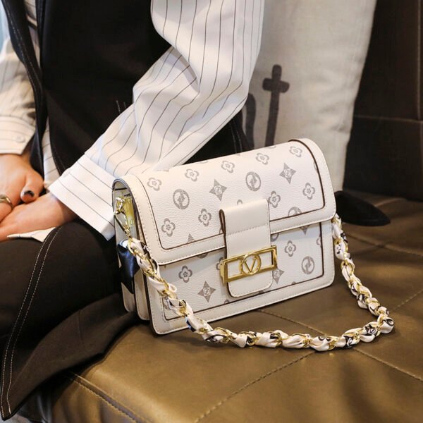 Ladies New Style Bag Lock Large Capacity Fashion Women's Bag Middle-Aged Mother Messenger Bag