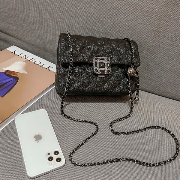 Diamond Embroidery Bag Autumn And Winter Retro New Women's Bag Popular Chain Messenger Bag Fashionable Small Square Bag