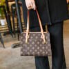主图 (25) Classic Old Flower Fashion Brand Commuter Shoulder Bag Women's Light Luxury High-End Stylish Hand-Held Tote Bag
