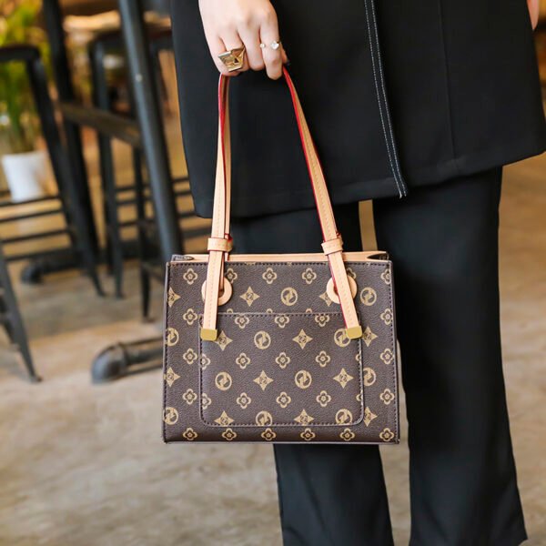 主图 (25) Classic Old Flower Fashion Brand Commuter Shoulder Bag Women's Light Luxury High-End Stylish Hand-Held Tote Bag