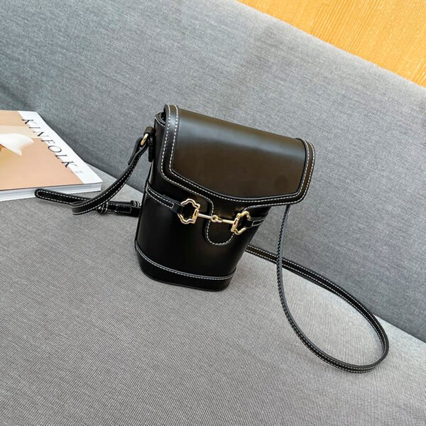 Early Spring Retro All-Match Bucket Small Bag Fashionable All-Match Mobile Phone Bag Portable Lightweight Shoulder Crossbody