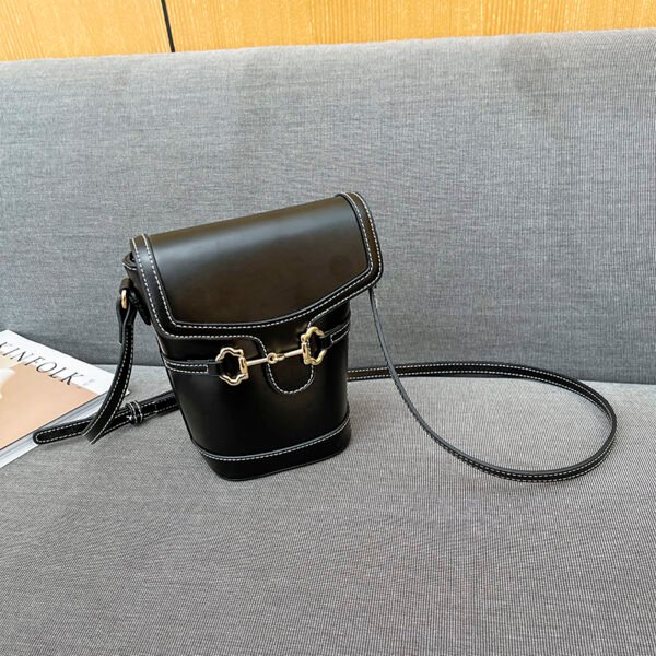 Early Spring Retro All-Match Bucket Small Bag Fashionable All-Match Mobile Phone Bag Portable Lightweight Shoulder Crossbody