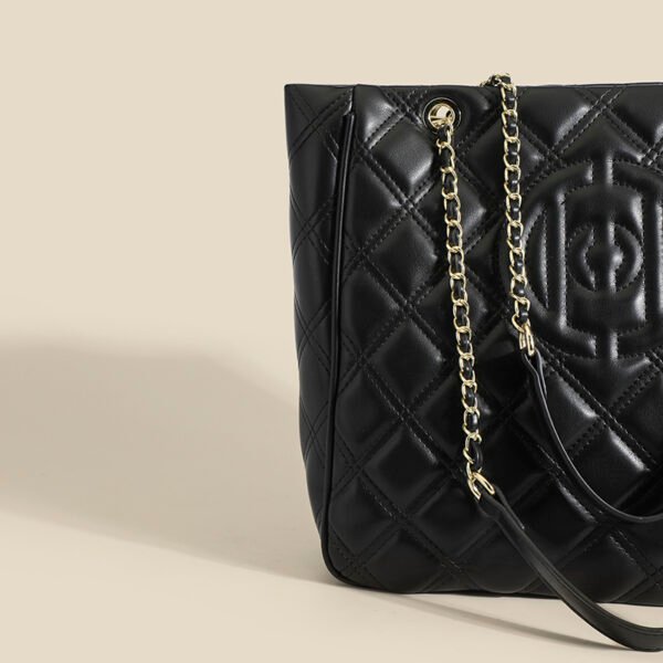 New Large-Capacity Diamond Chain Tote Bag Simple Light Luxury High-End Shoulder Bag Casual Commuting Versatile Women's Bag