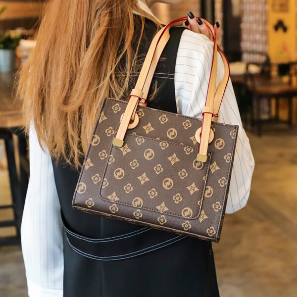 主图 (29) Classic Old Flower Fashion Brand Commuter Shoulder Bag Women's Light Luxury High-End Stylish Hand-Held Tote Bag