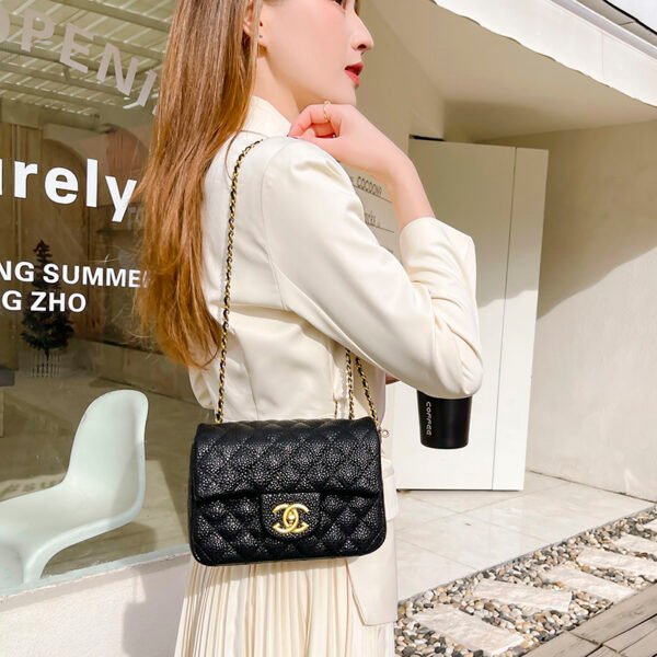 Single-Shoulder Bag: Classic Diamond Embroidery