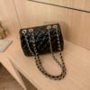 Classic Chanel style bag, celebrity style, diamond chain messenger bag, lazy fashion shoulder bag