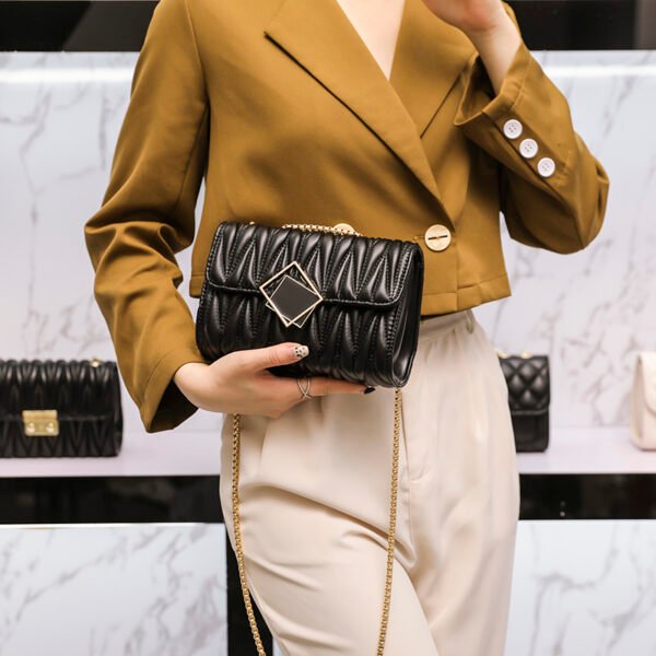 Spring Summer New Fashion Chain Shoulder Wrinkled Leather Bag Diamond Crossbody Bag Underarm Bag Women's Bag