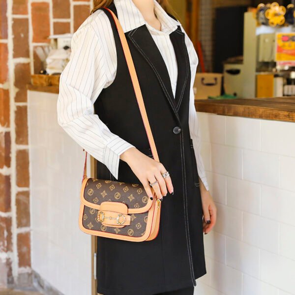 主图 (30) Retro Design Pu Horsebit Saddle Bag Old Flower Women's Bag Single Shoulder Cross-Border Bag Messenger Bag Bags Women's Bag