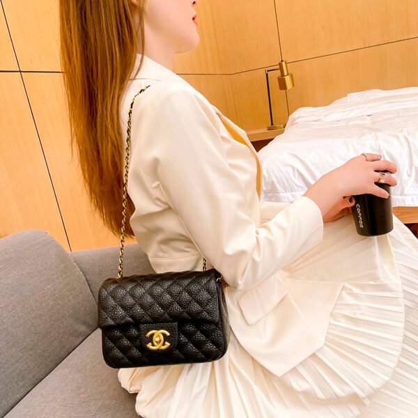 Single-Shoulder Bag: Classic Diamond Embroidery