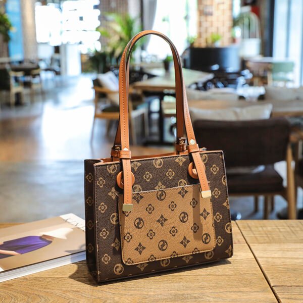 主图 (31) Classic Old Flower Fashion Brand Commuter Shoulder Bag Women's Light Luxury High-End Stylish Hand-Held Tote Bag