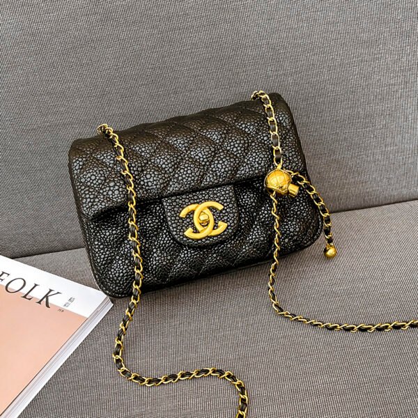 Single-Shoulder Bag: Classic Diamond Embroidery