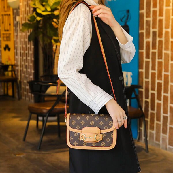 主图 (35) Retro Design Pu Horsebit Saddle Bag Old Flower Women's Bag Single Shoulder Cross-Border Bag Messenger Bag Bags Women's Bag