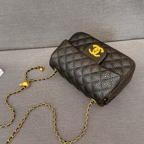 Single-Shoulder Bag: Classic Diamond Embroidery