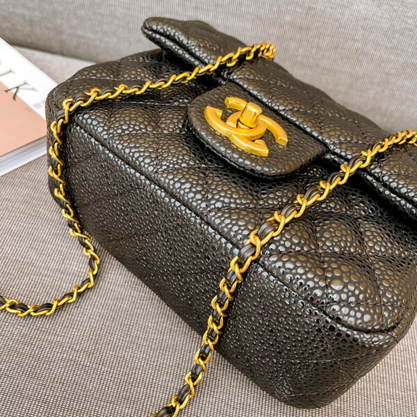 Single-Shoulder Bag: Classic Diamond Embroidery
