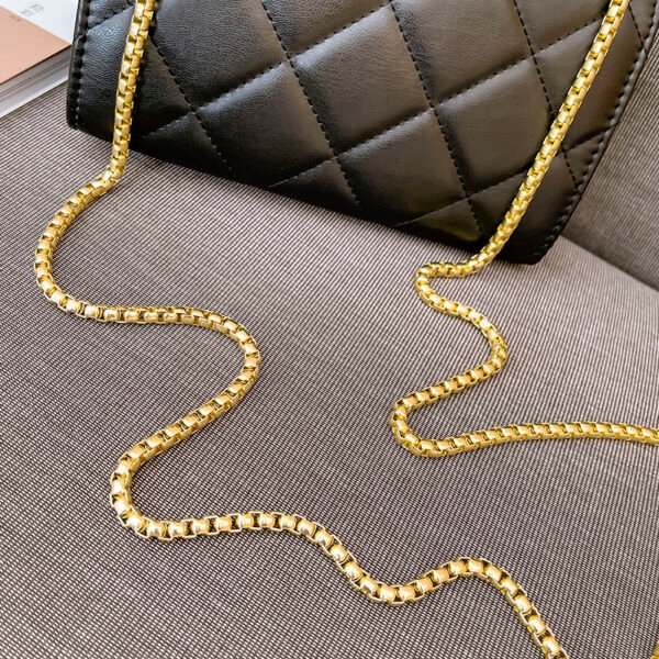 主图 (42) Pearl Diamond Buckle Women's Bag Large Capacity Bag Autumn And Winter New Style Trendy Versatile Shoulder Messenger Bag Diamond Chain Bag