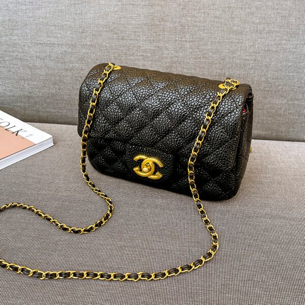 Single-Shoulder Bag: Classic Diamond Embroidery