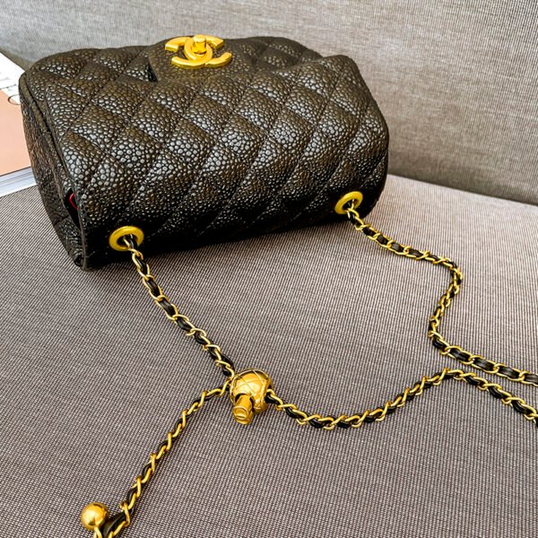 Single-Shoulder Bag: Classic Diamond Embroidery