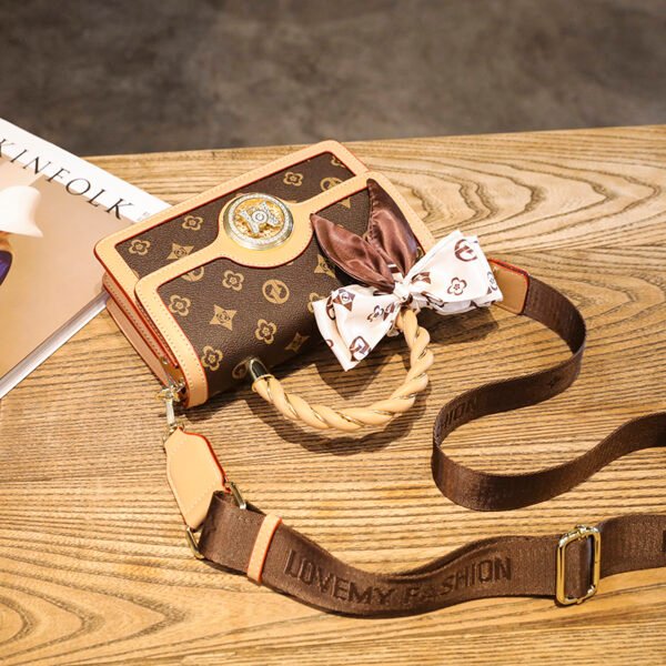 Autumn/Winter New Fashion Woven Retro High Quality Trend Niche Temperament Women's Bag Shoulder Crossbody Handbag