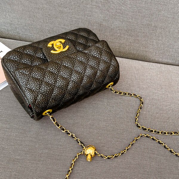 Single-Shoulder Bag: Classic Diamond Embroidery