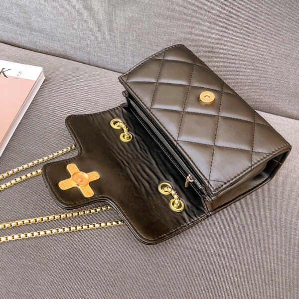 主图 (54) Pearl Diamond Buckle Women's Bag Large Capacity Bag Autumn And Winter New Style Trendy Versatile Shoulder Messenger Bag Diamond Chain Bag