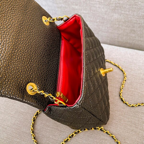 Single-Shoulder Bag: Classic Diamond Embroidery