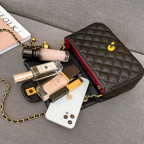 Single-Shoulder Bag: Classic Diamond Embroidery