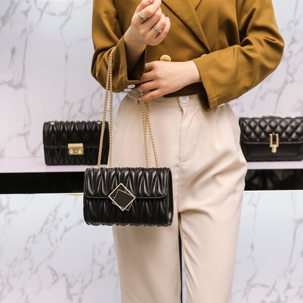 Spring Summer New Fashion Chain Shoulder Wrinkled Leather Bag Diamond Crossbody Bag Underarm Bag Women's Bag