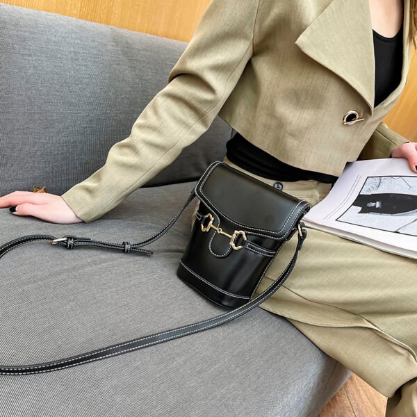 Early Spring Retro All-Match Bucket Small Bag Fashionable All-Match Mobile Phone Bag Portable Lightweight Shoulder Crossbody
