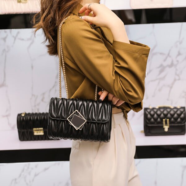 Spring Summer New Fashion Chain Shoulder Wrinkled Leather Bag Diamond Crossbody Bag Underarm Bag Women's Bag